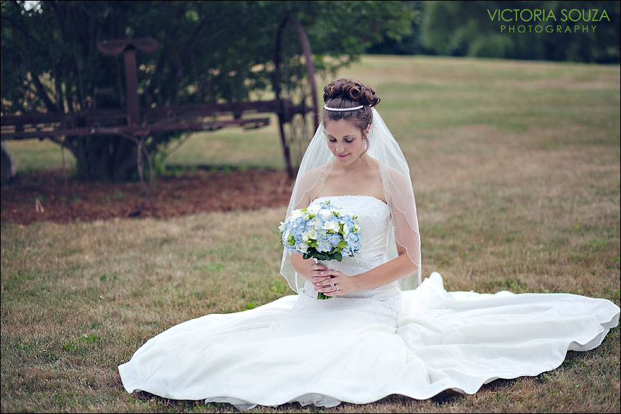 CT Wedding Photographer, Victoria Souza Photography, Christ the King Lutheran Church, Newtown, CT, Candlewood Inn, Brookfield, CT, Engagement Wedding Portrait Photos